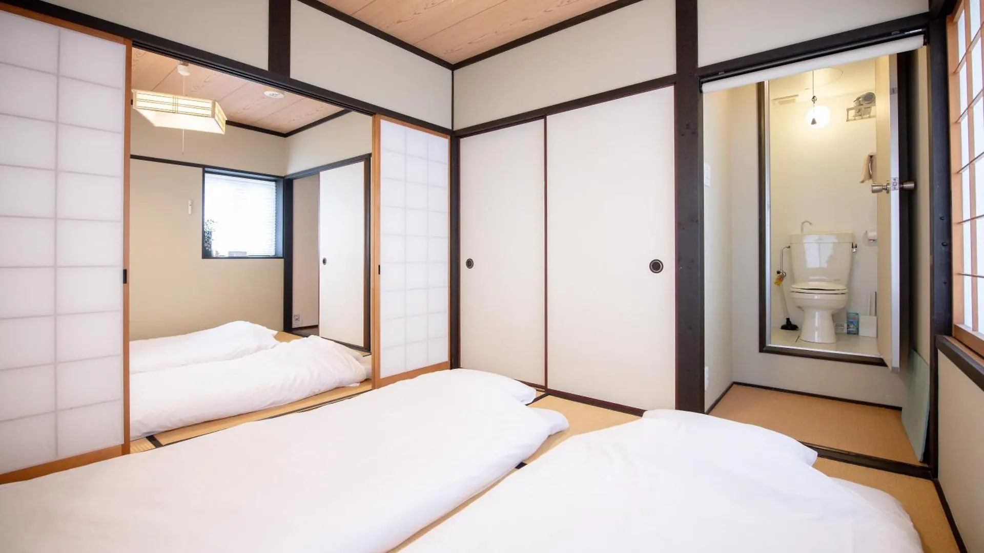 Rakuzen Nijo Villa Kyoto 0*,  Japan